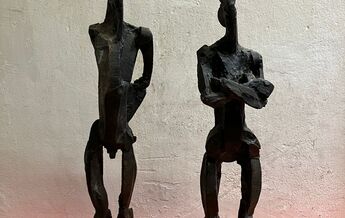 Fronte. Opera di Sophie Dickens